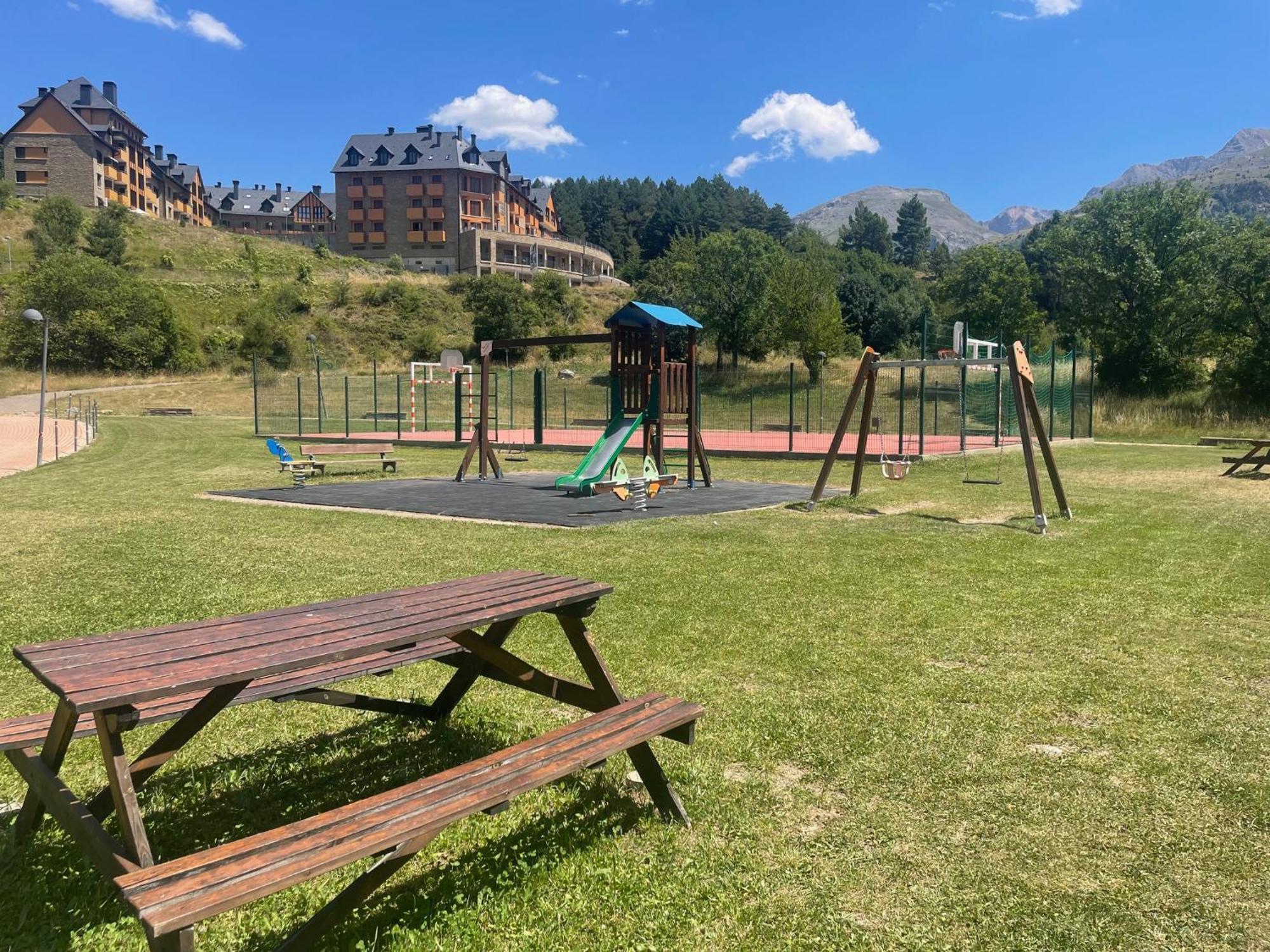 Ventanal De Saras Petfriendly Garaje Trastero Y Chimenea - Arafita Apartamentos Panticosa Exteriör bild